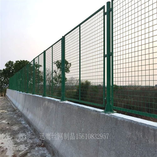 圍欄設(shè)施的新篇章 迅鷹護(hù)欄網(wǎng)工廠詳解橋梁防拋網(wǎng)與隔離網(wǎng)